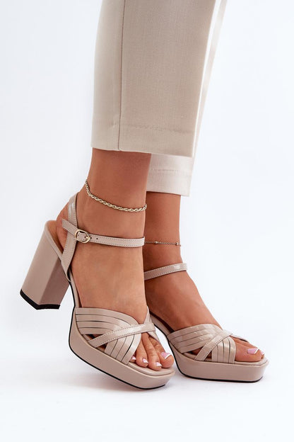 Sandals with heels model 195544 Step in style