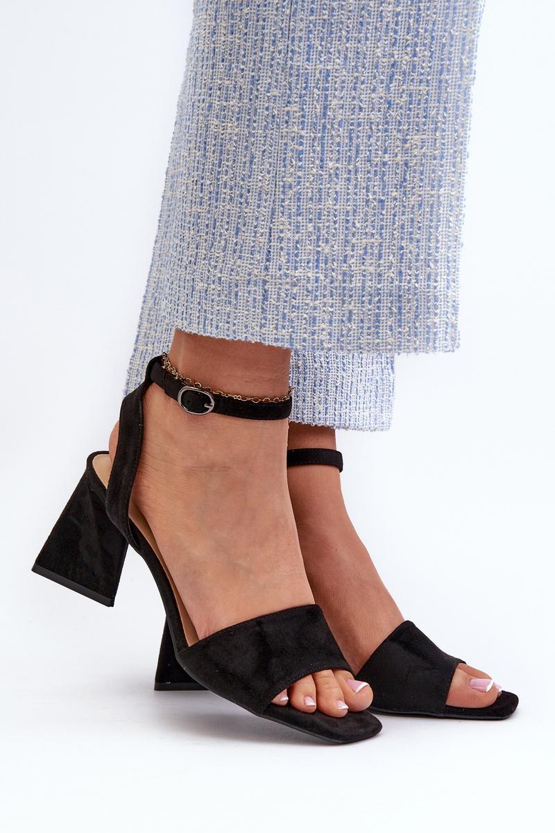 Sandals with heels model 196318 Step in style