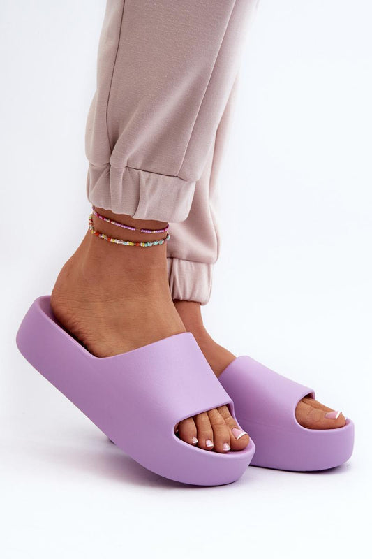 Slippers model 196679 Step in style