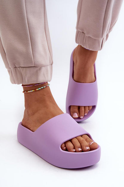 Slippers model 196679 Step in style