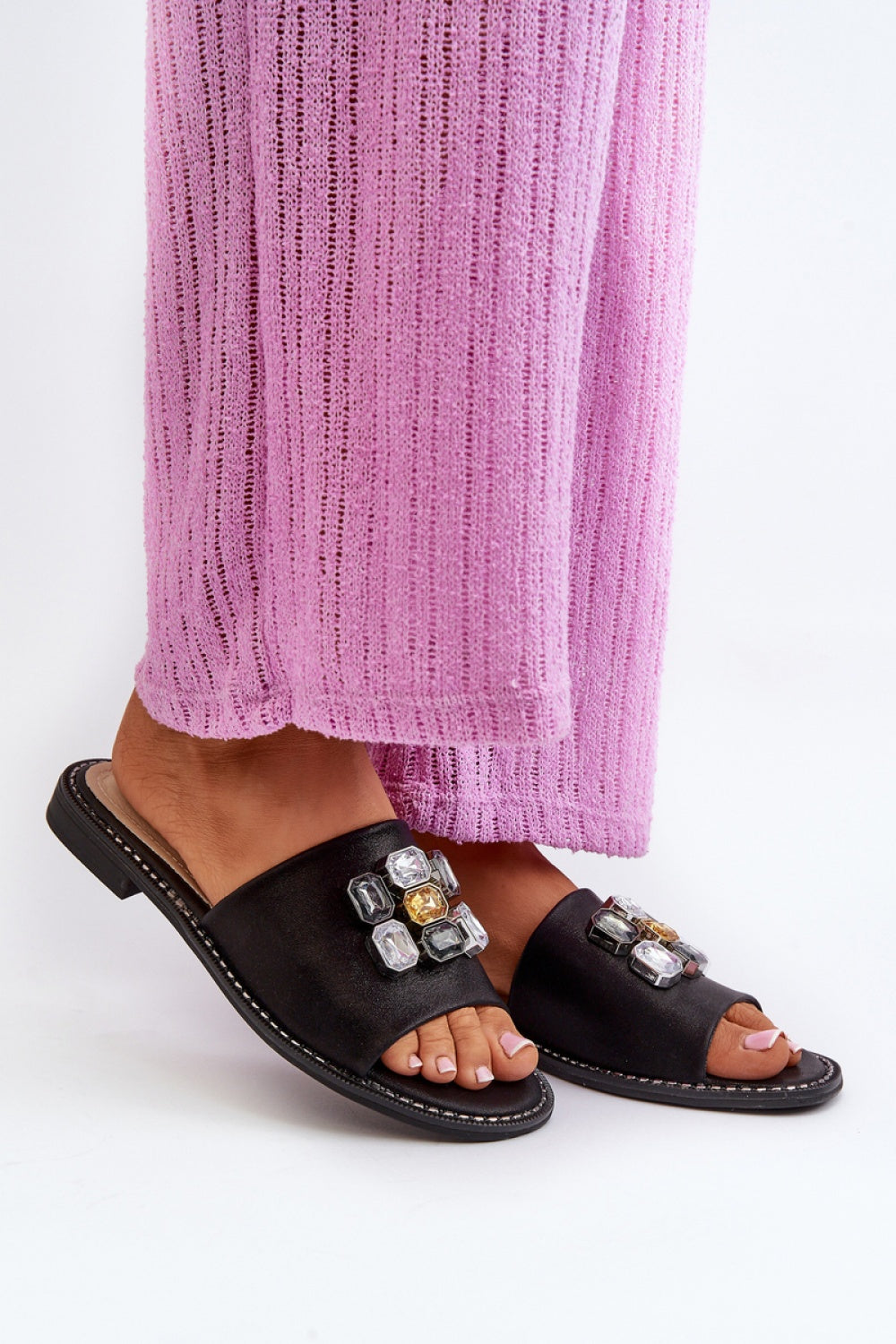Slippers model 198614 Step in style