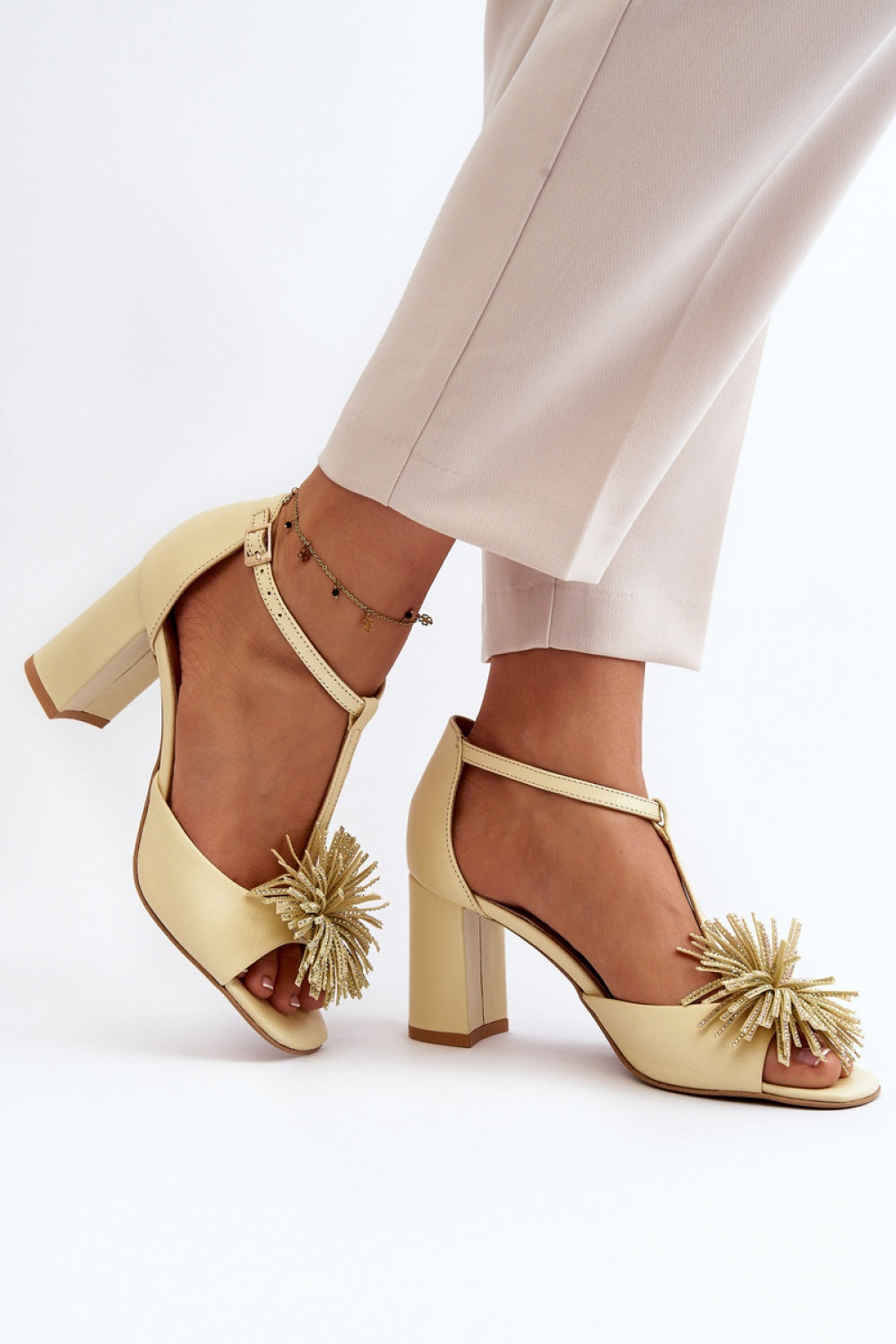 Heeled sandals model 198793 Step in style