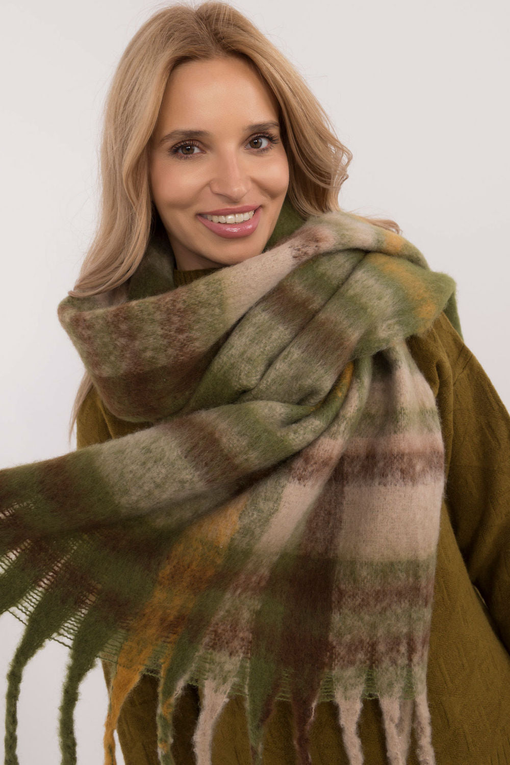 Scarf model 200281 AT