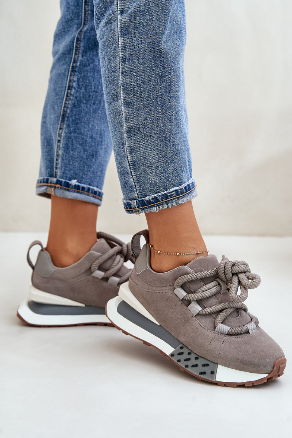 Sneakers model 200824 Step in style