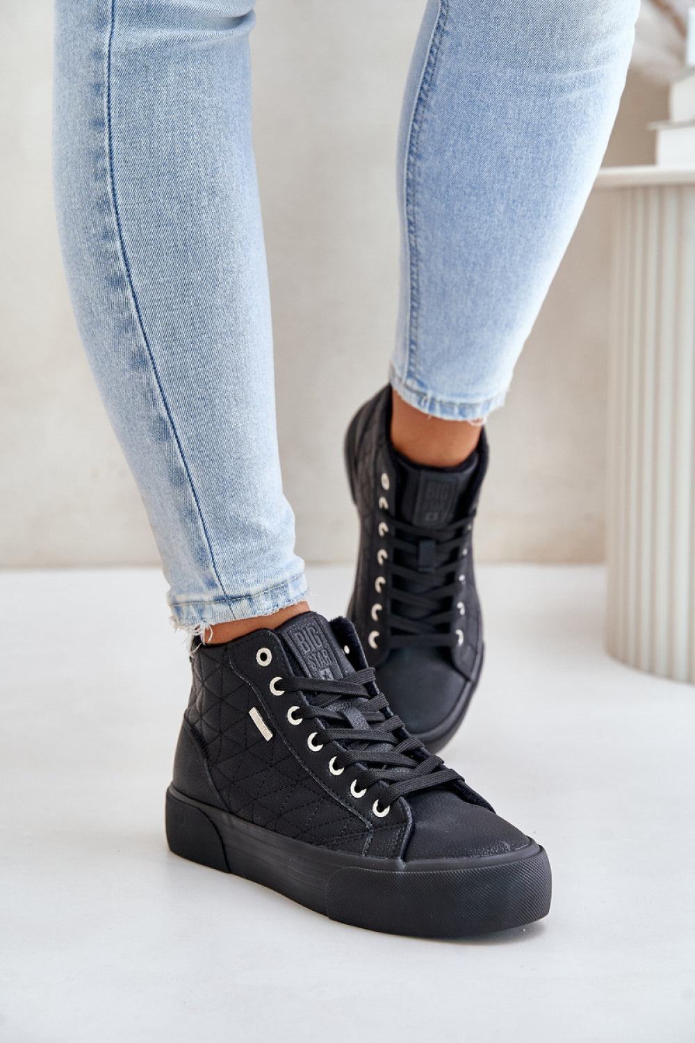 Sneakers model 201919 Step in style