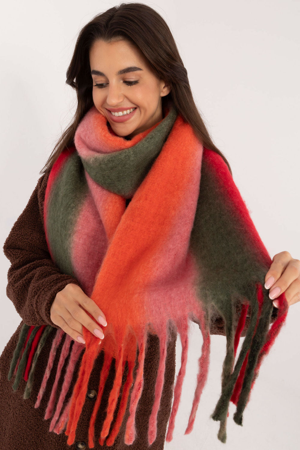Shawl model 203183 AT
