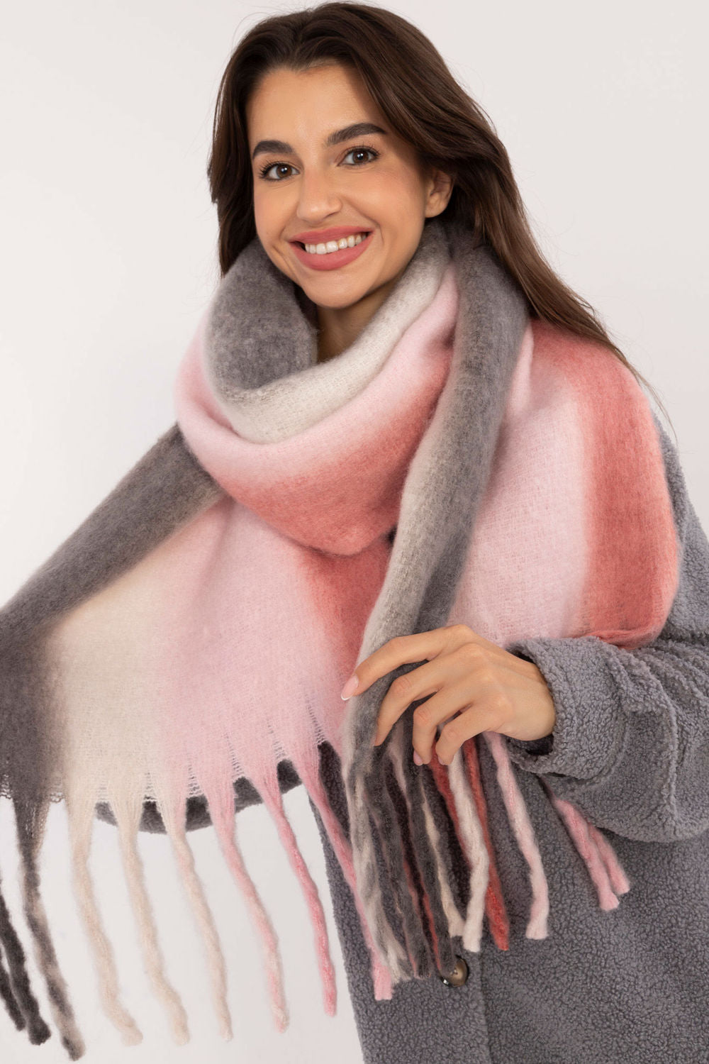 Scarf model 203184 AT