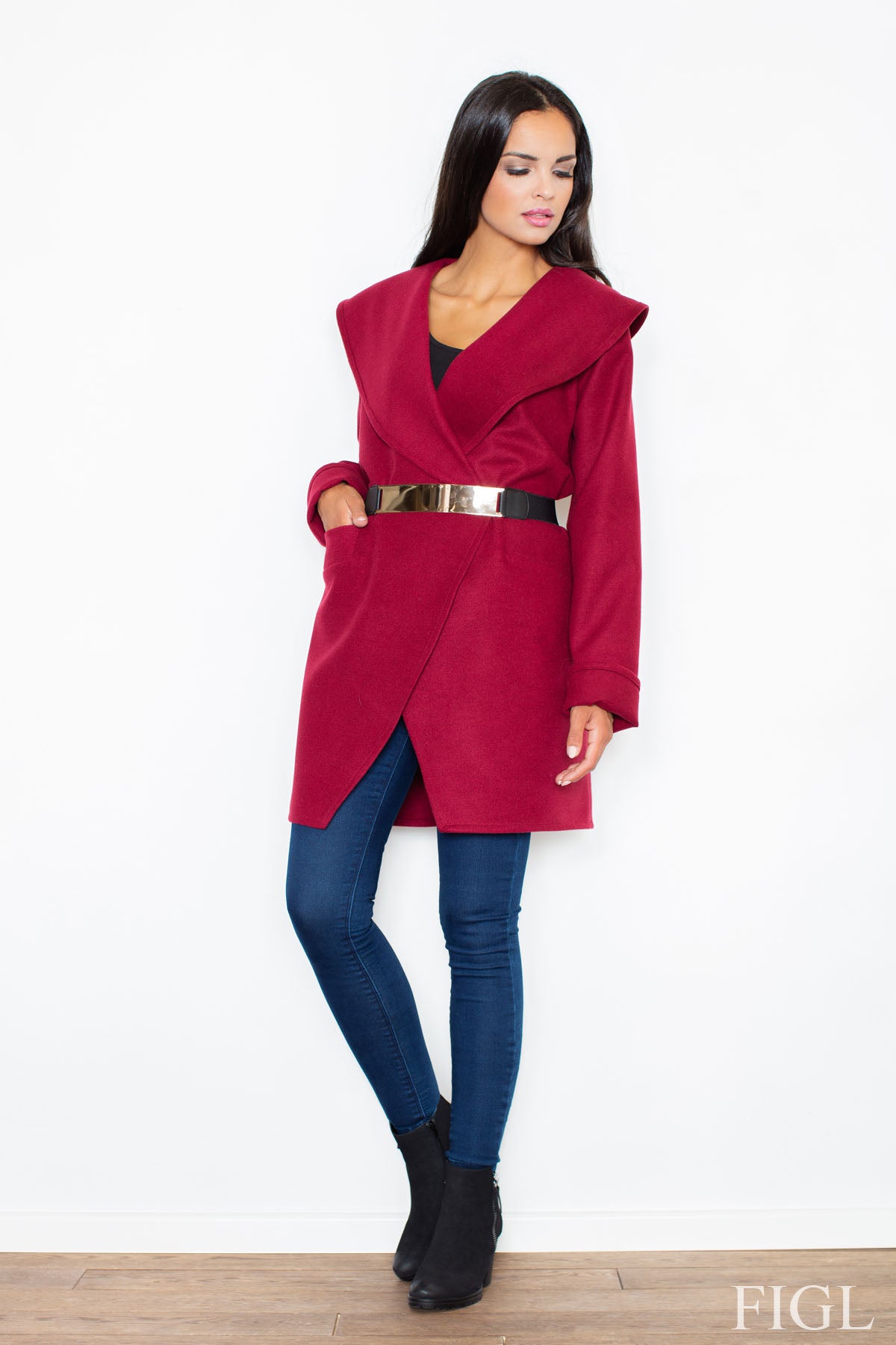 Mantel model 46845 Figl