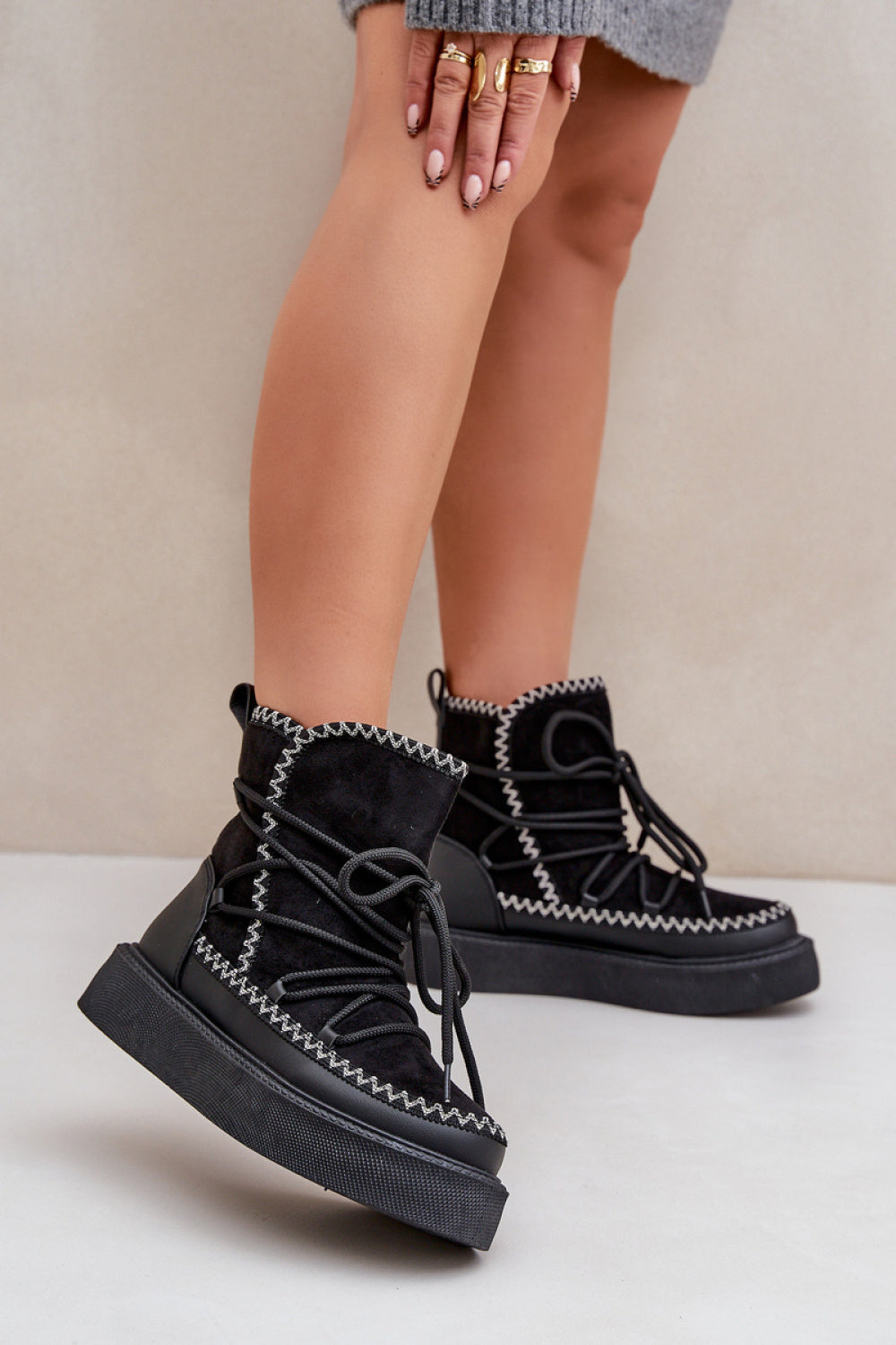 Snowshoes model 203891 Step in style