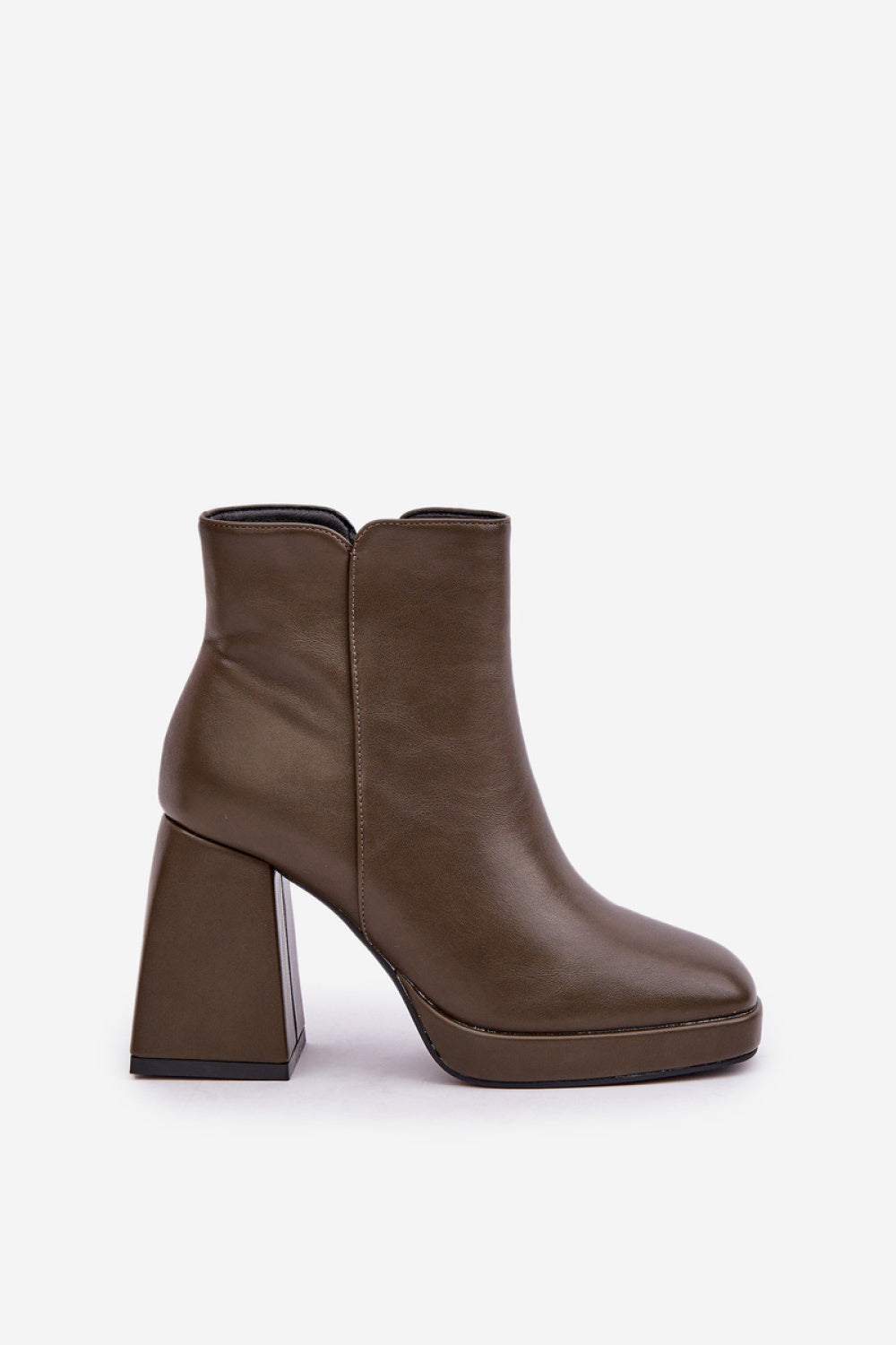 Ankle boots with heel model 204677 Step in style
