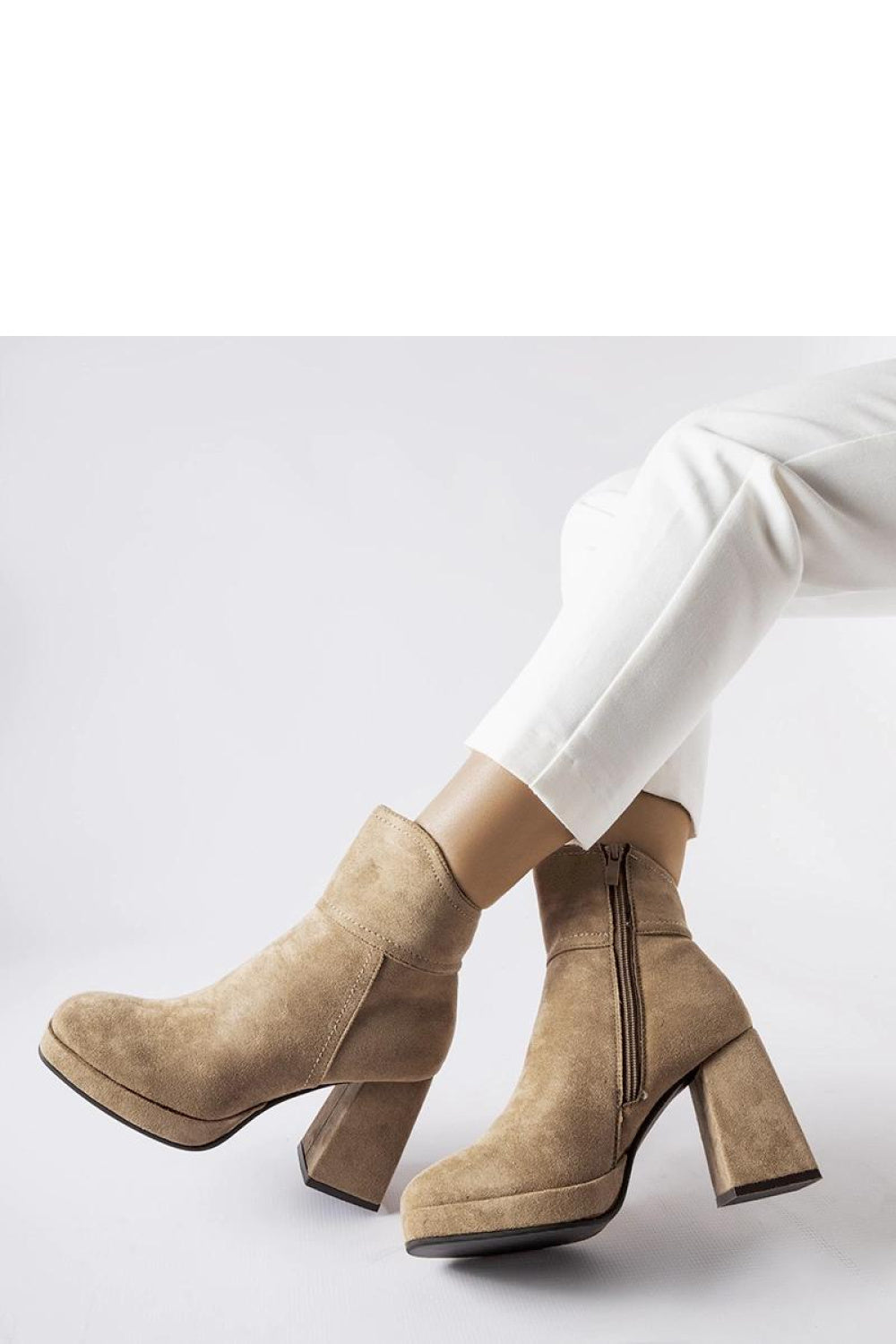 Ankle boots with heel model 205870 Solea