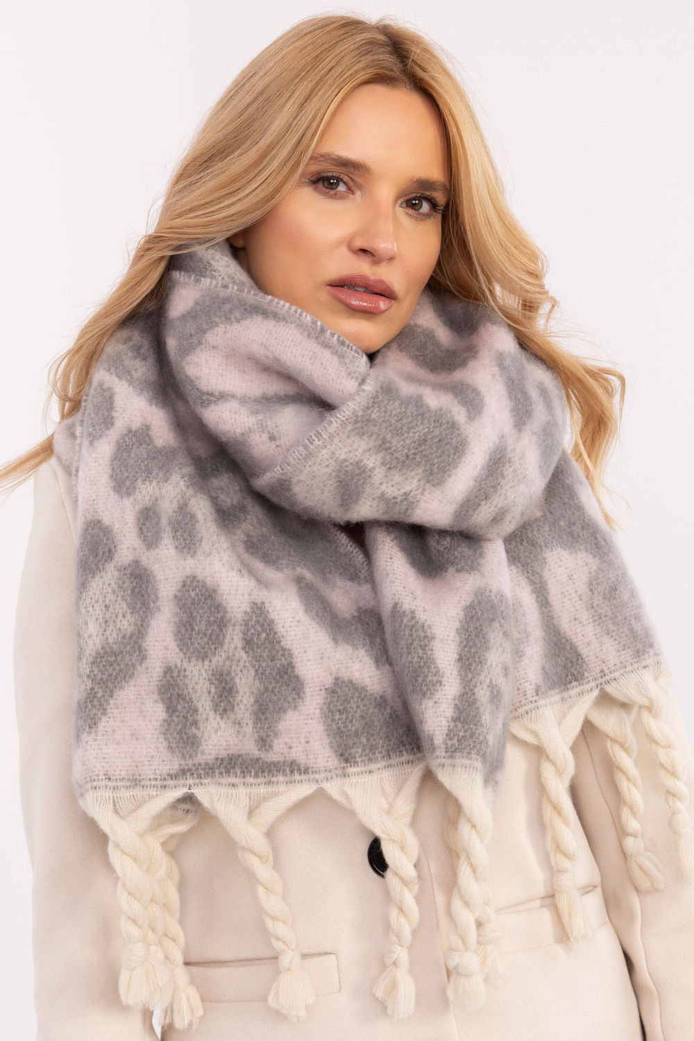 Scarf model 205960 AT