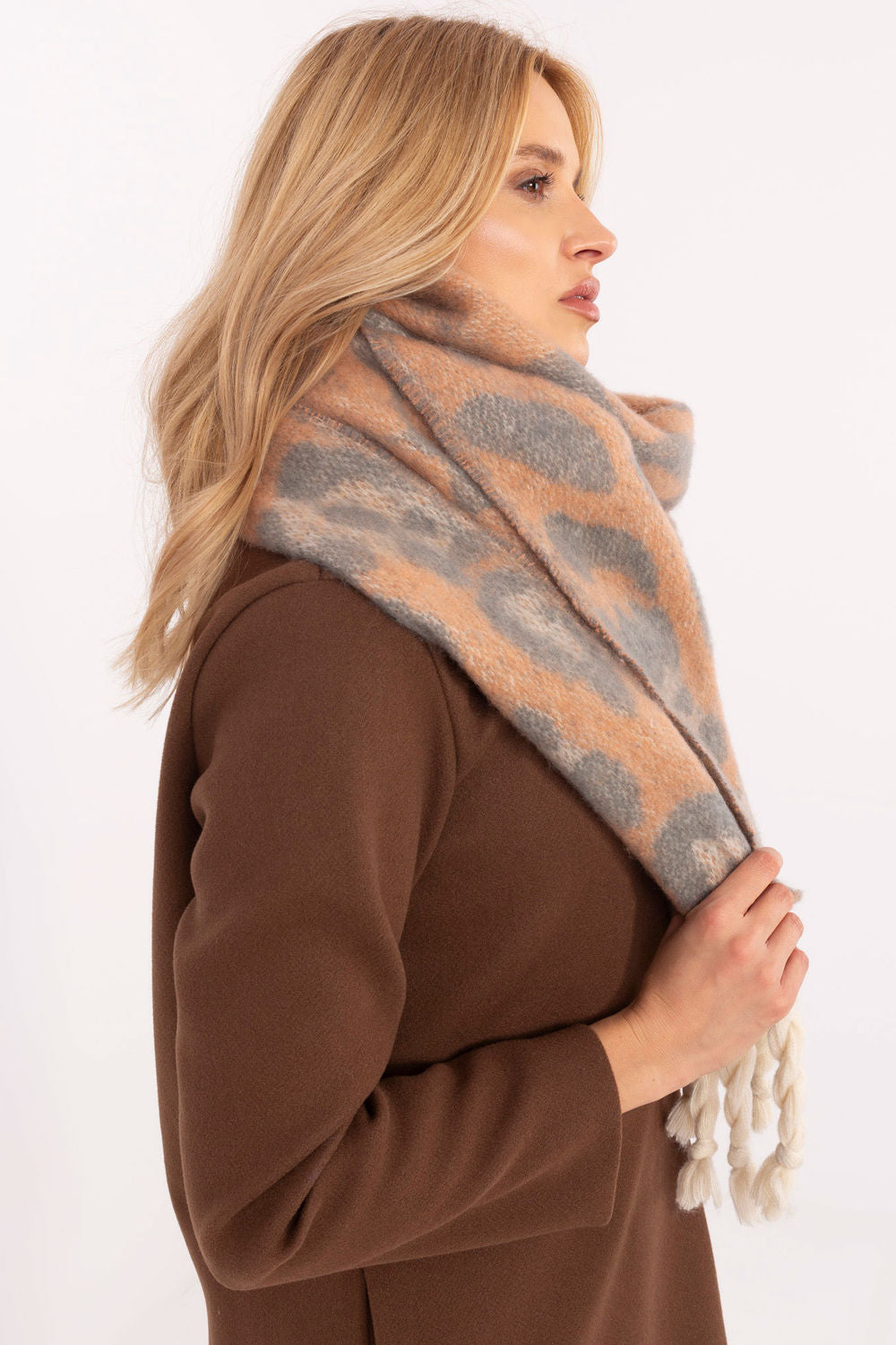 Scarf model 205964 AT