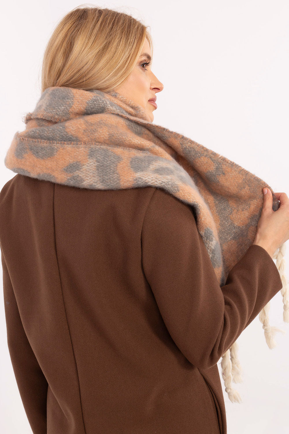 Scarf model 205964 AT