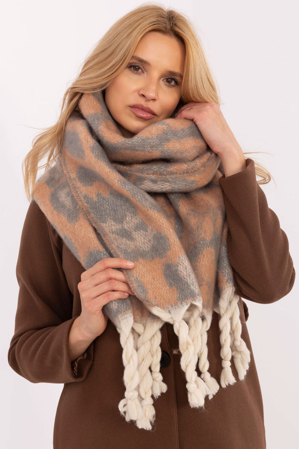 Scarf model 205964 AT