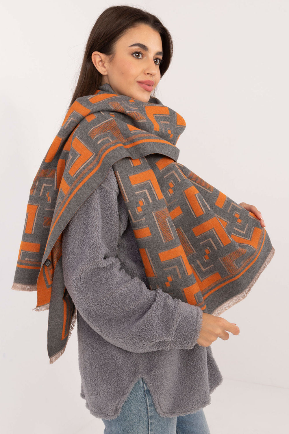 Scarf model 205968 AT