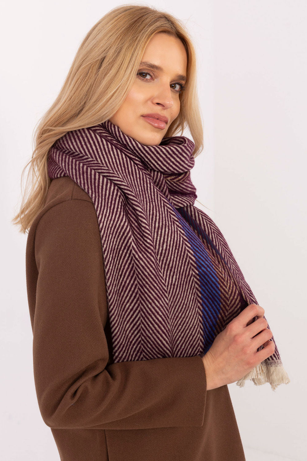 Scarf model 206037 AT