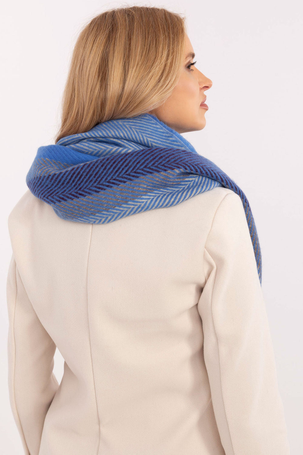 Scarf model 206040 AT