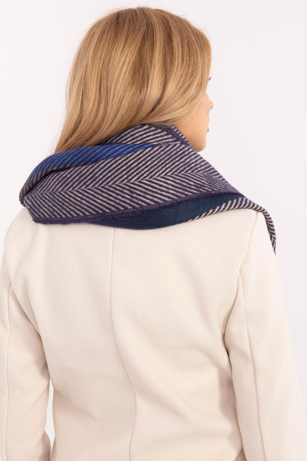 Scarf model 206042 AT