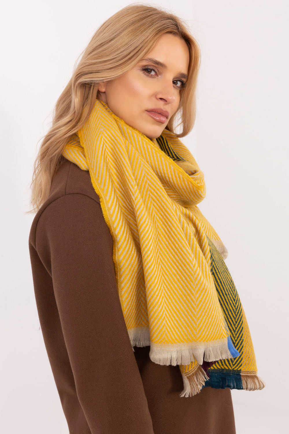Scarf model 206043 AT
