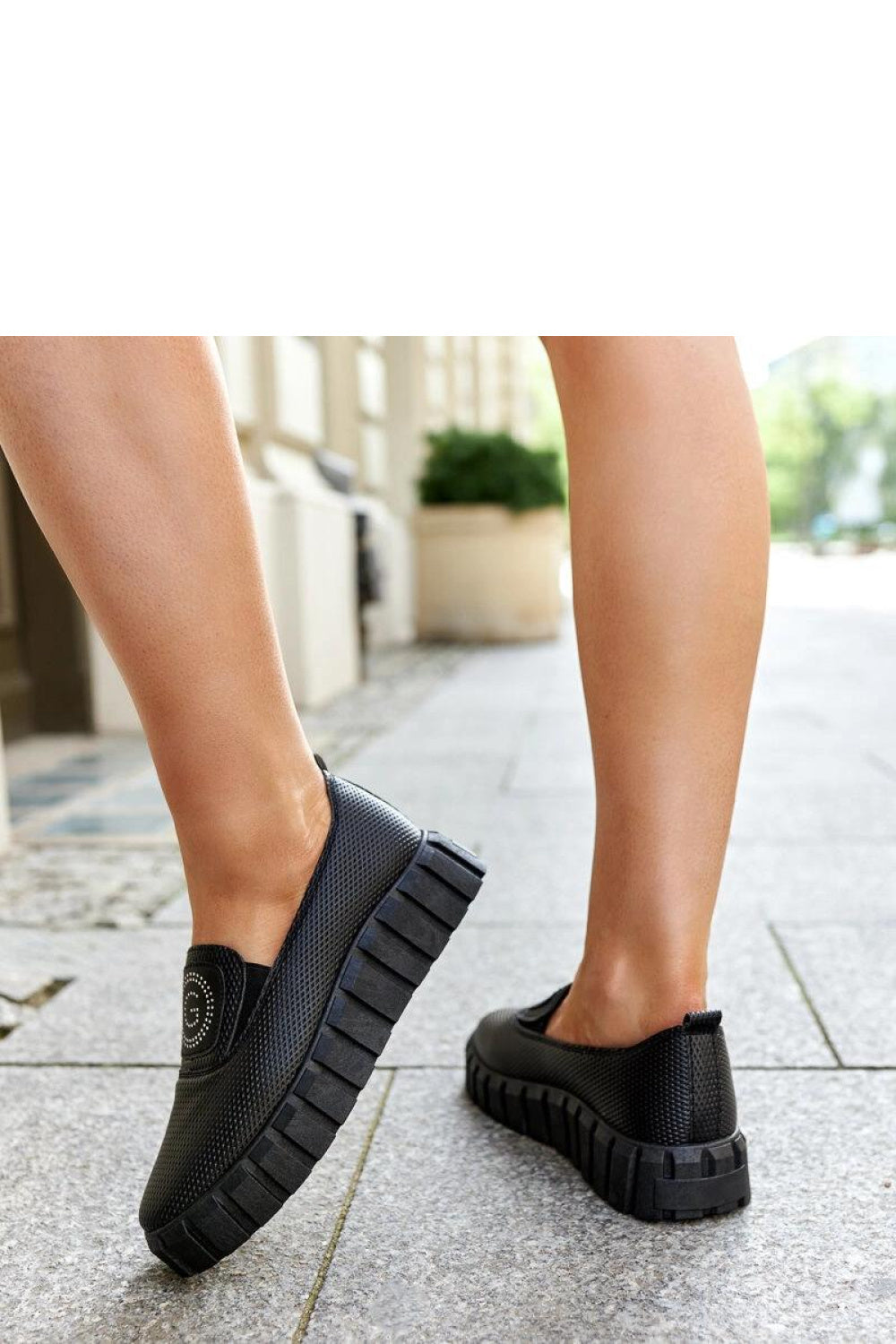 Low shoes model 206460 Solea