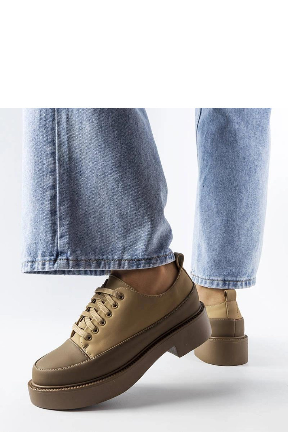 Low shoes model 207043 Solea