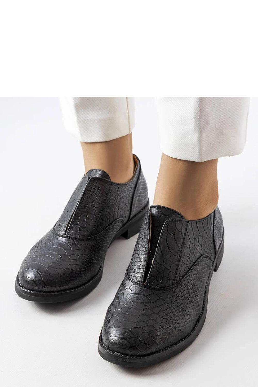 Low shoes model 207084 Solea