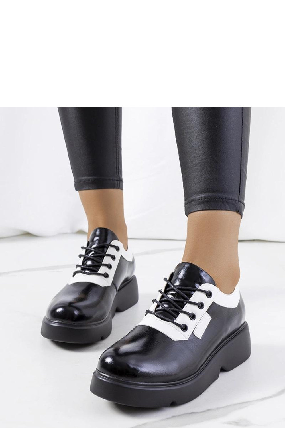 Low shoes model 207095 Solea
