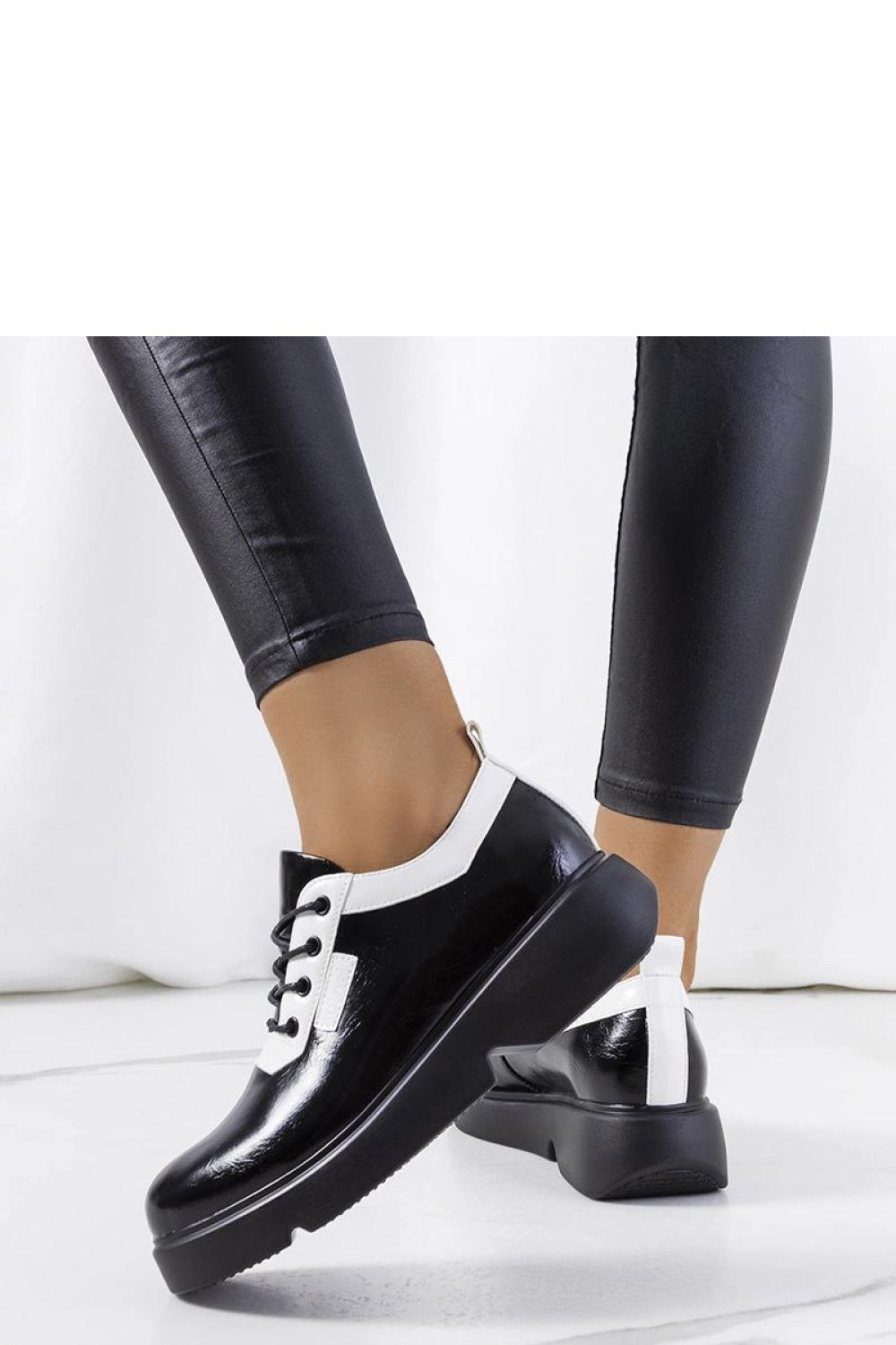 Low shoes model 207095 Solea