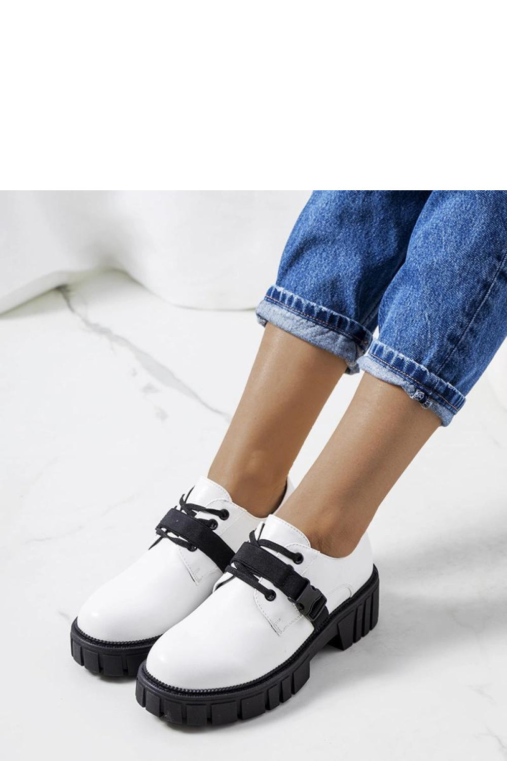 Low shoes model 207101 Solea