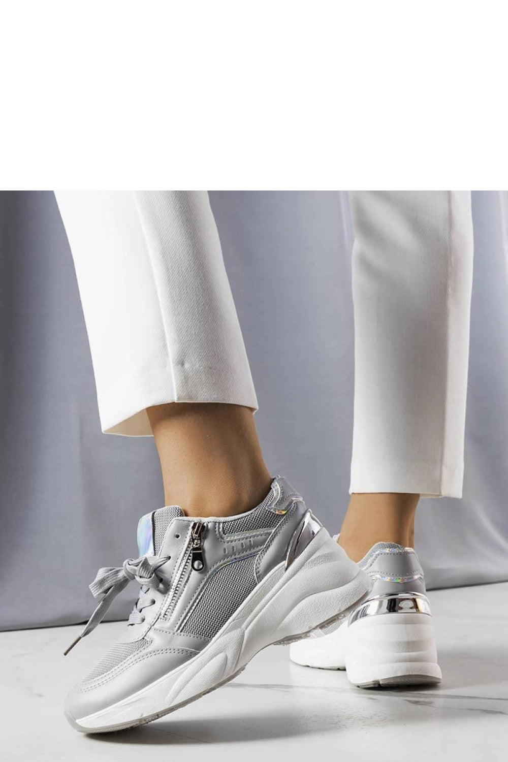 Sportliche Schuhe mit Keilabsatz model 207203 Solea