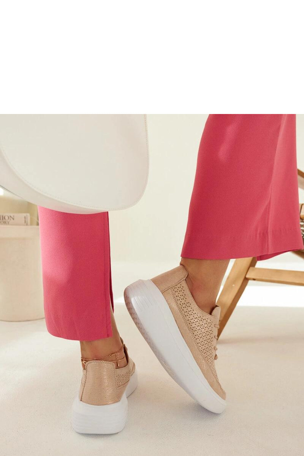 Sneakers model 207539 Solea