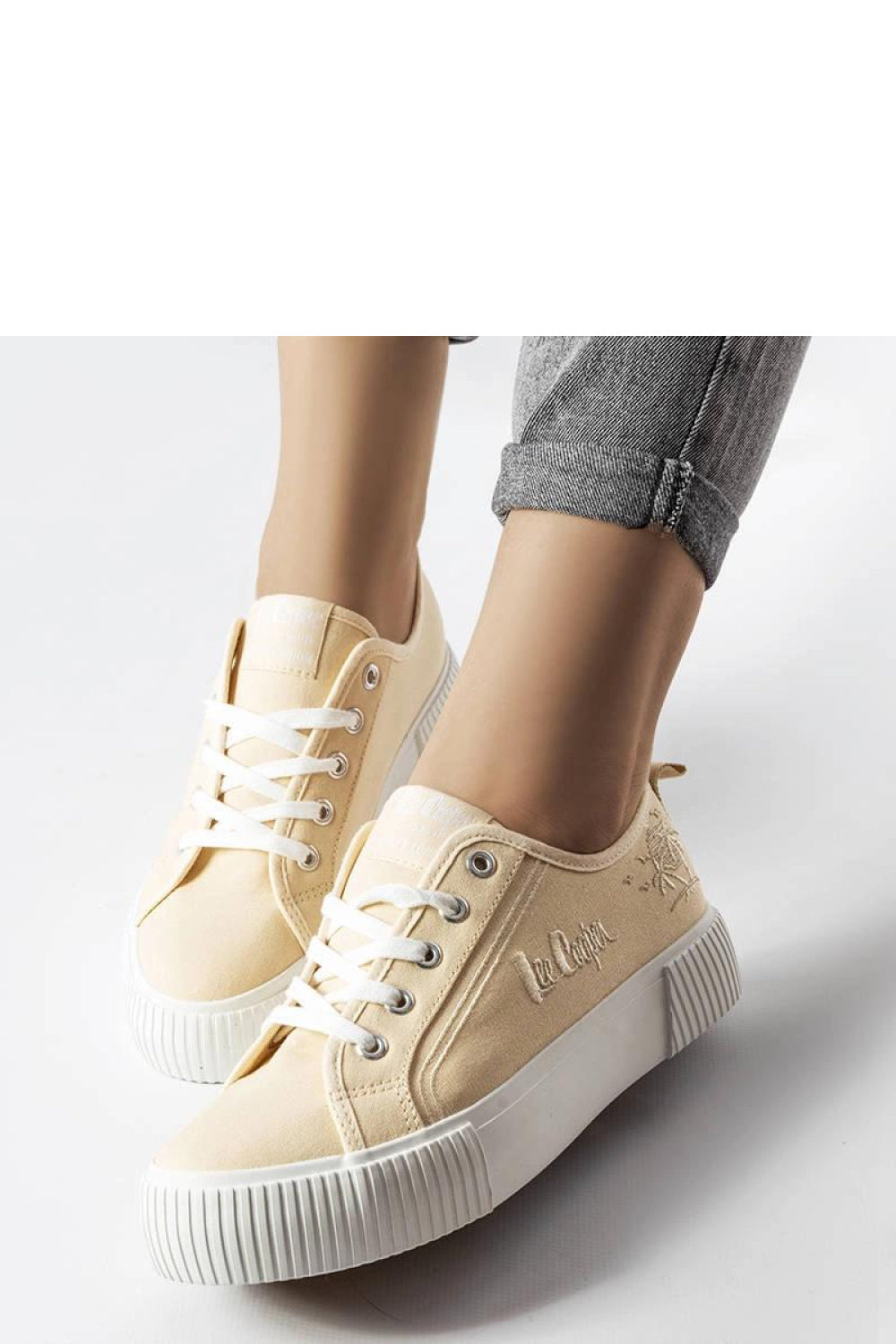 Sneakers model 207858 Solea