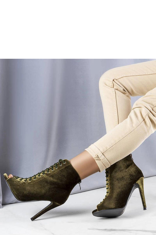 Ankle boots with heel model 208024 Solea