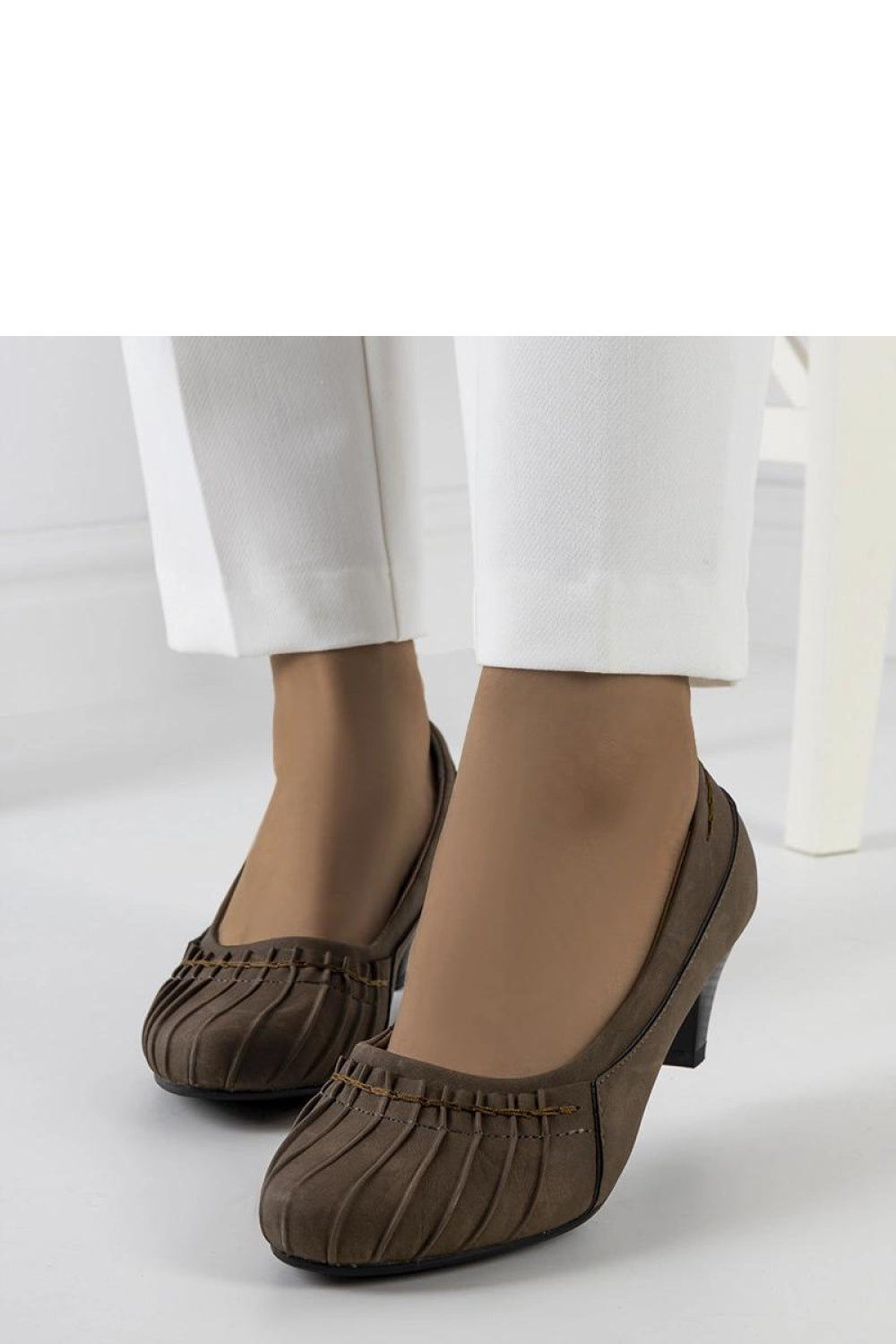Pumps with heel model 208028 Solea