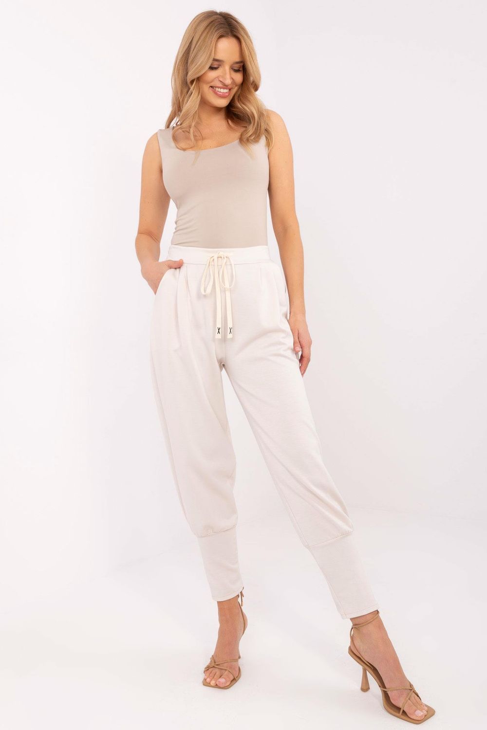 Sportanzug Hosen model 208158 Italy Moda