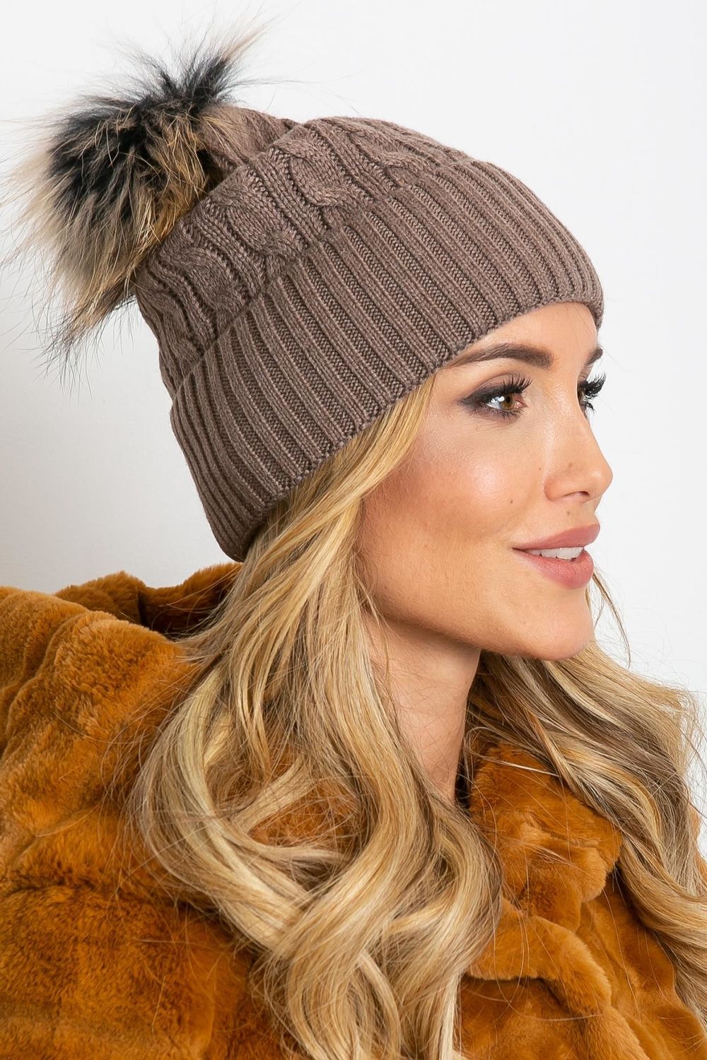 Cap model 208258 AT