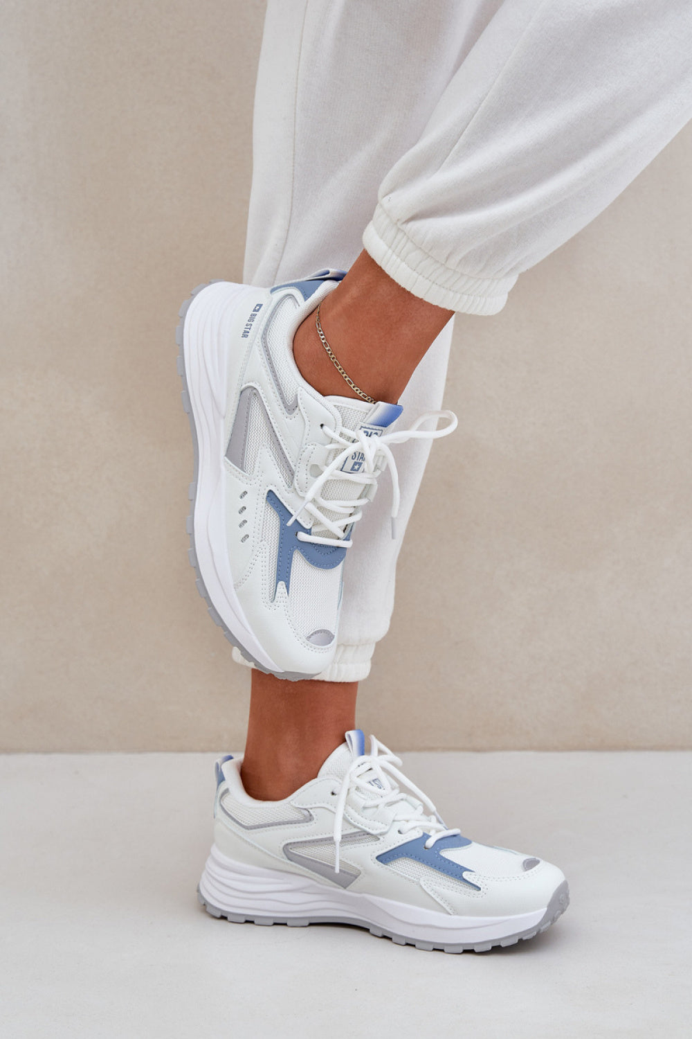Sneakers model 209071 Step in style