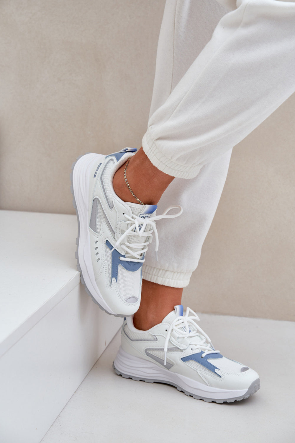 Sneakers model 209071 Step in style