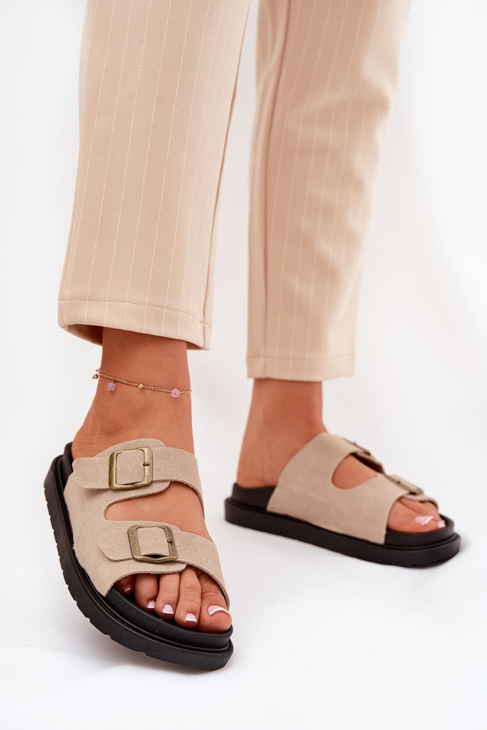 Slippers model 209956 Step in style