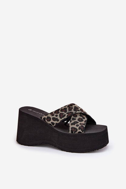 Slippers model 210168 Step in style