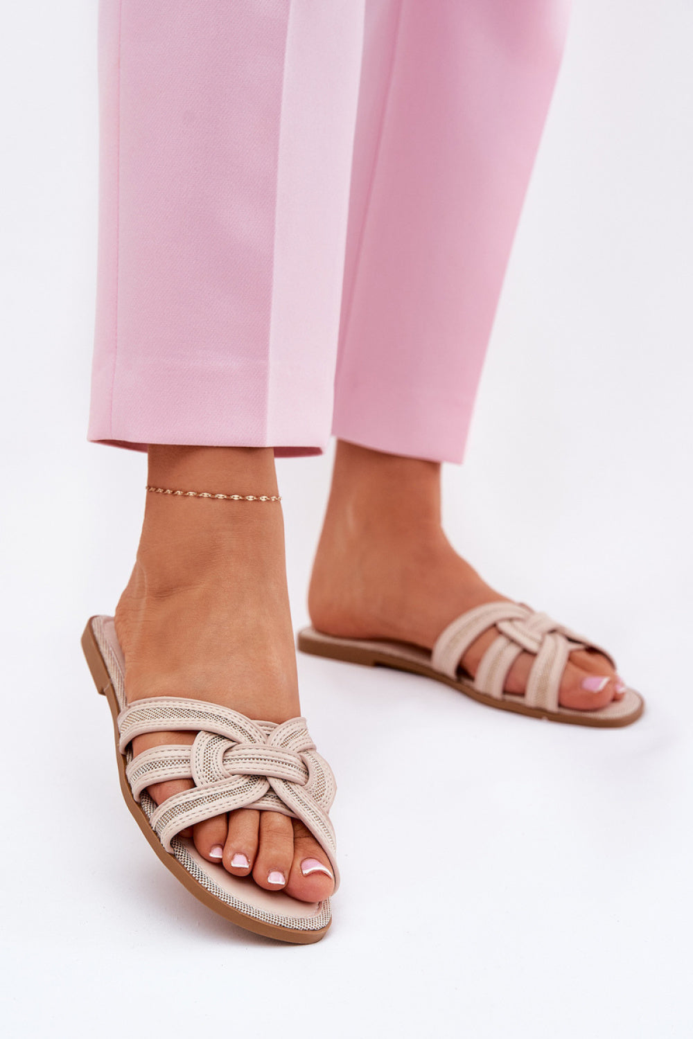 Slippers model 210777 Step in style