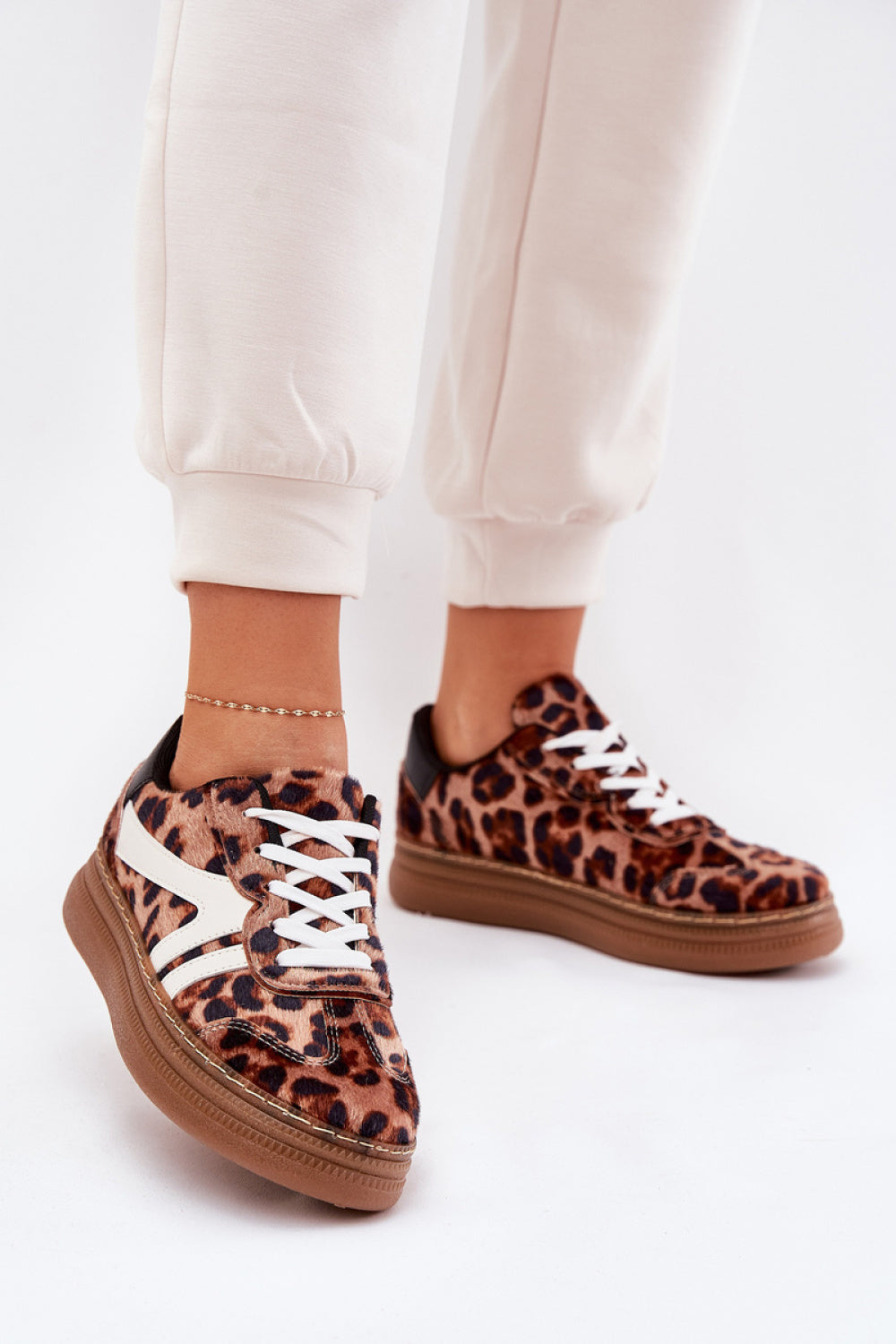 Sports shoes model 211004 Step in style