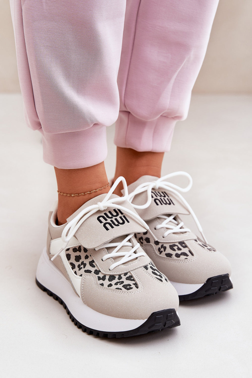 Sports shoes model 211007 Step in style