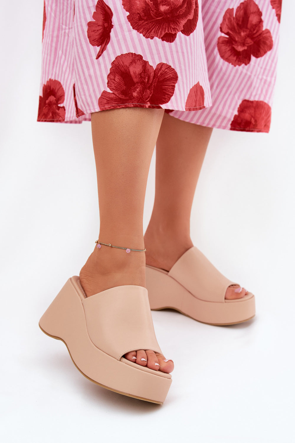 Slippers model 211012 Step in style