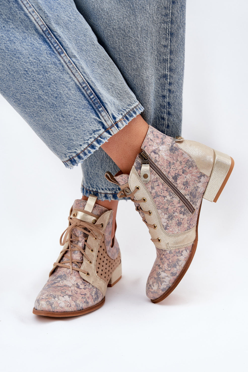 Ankle Boots model 211091 Step in style