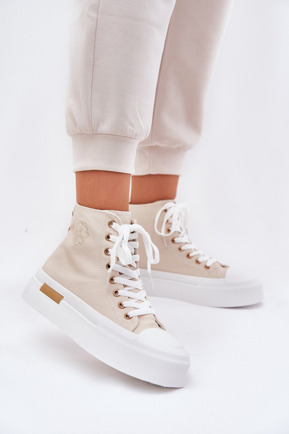 Sneakers model 211355 Step in style