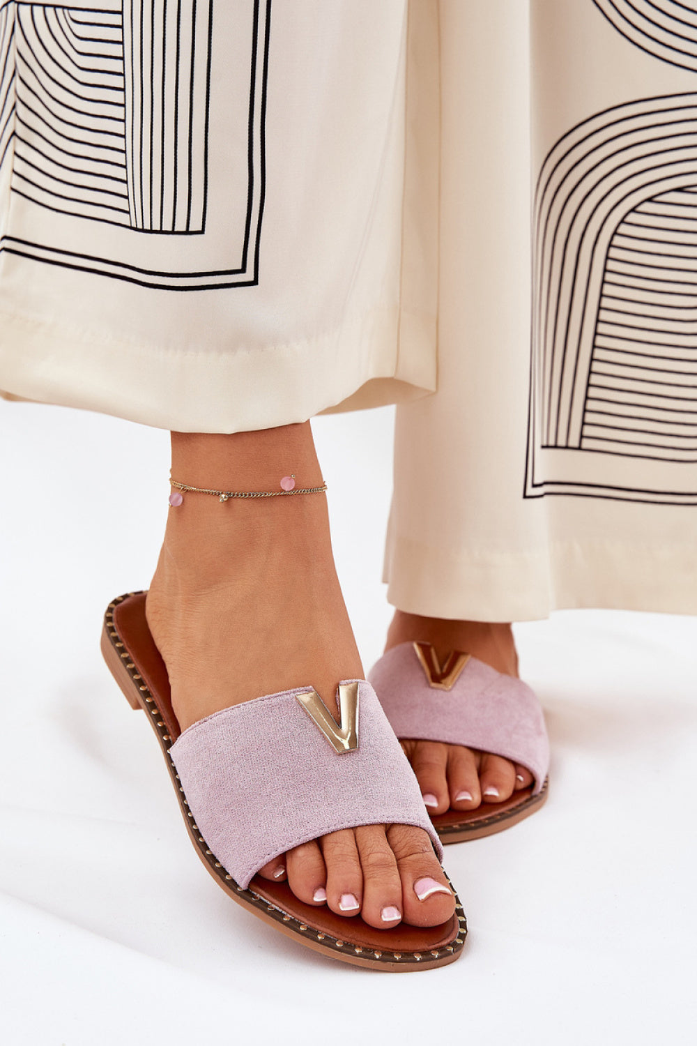 Slippers model 211709 Step in style