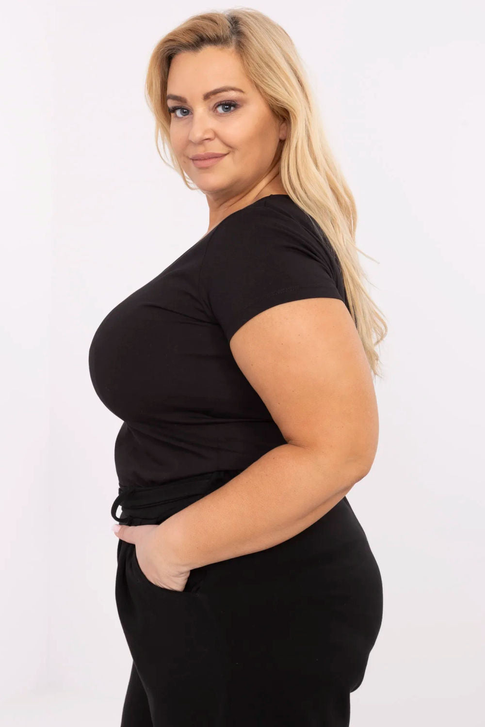 Plus-size T-shirt model 211764 Relevance
