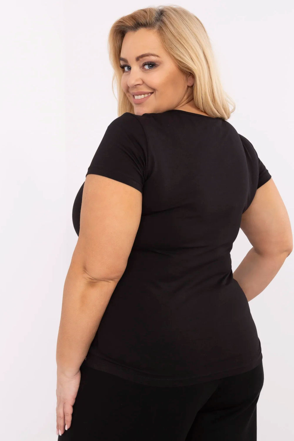 Plus-size T-shirt model 211764 Relevance
